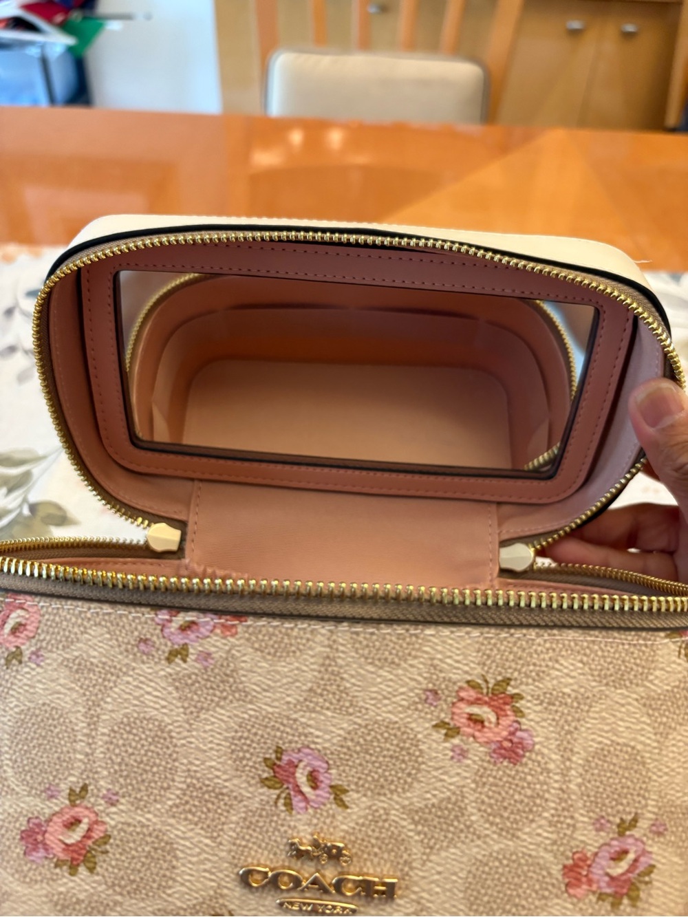 Coach Outlet Cosmetic Case In Floral Signature Canvas - Picture 7 of 8